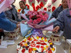 拼搏在线手机版（大中国区）举办三八妇女节活动